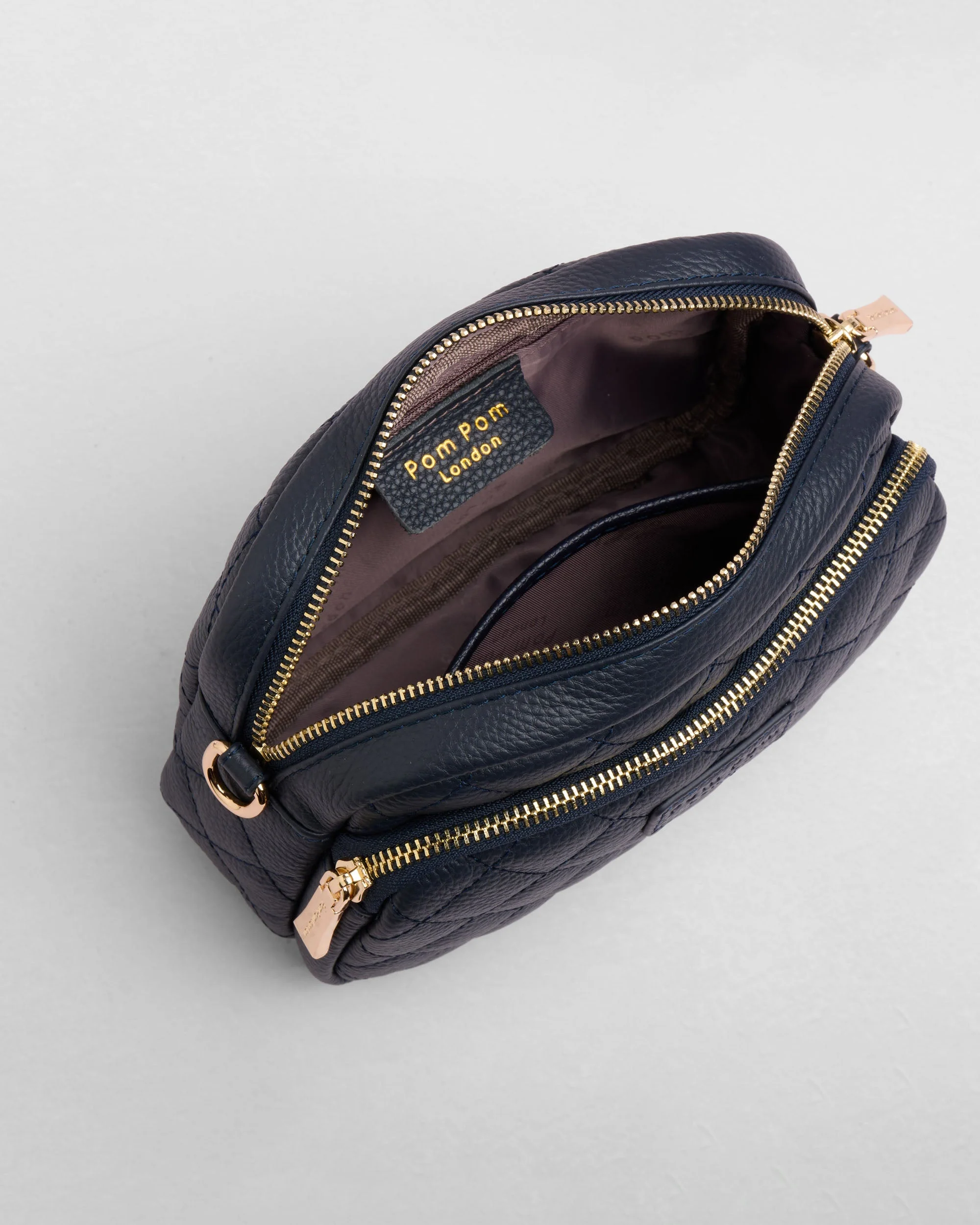 Quilted Original Bag Navy  & Accessories - Image 4