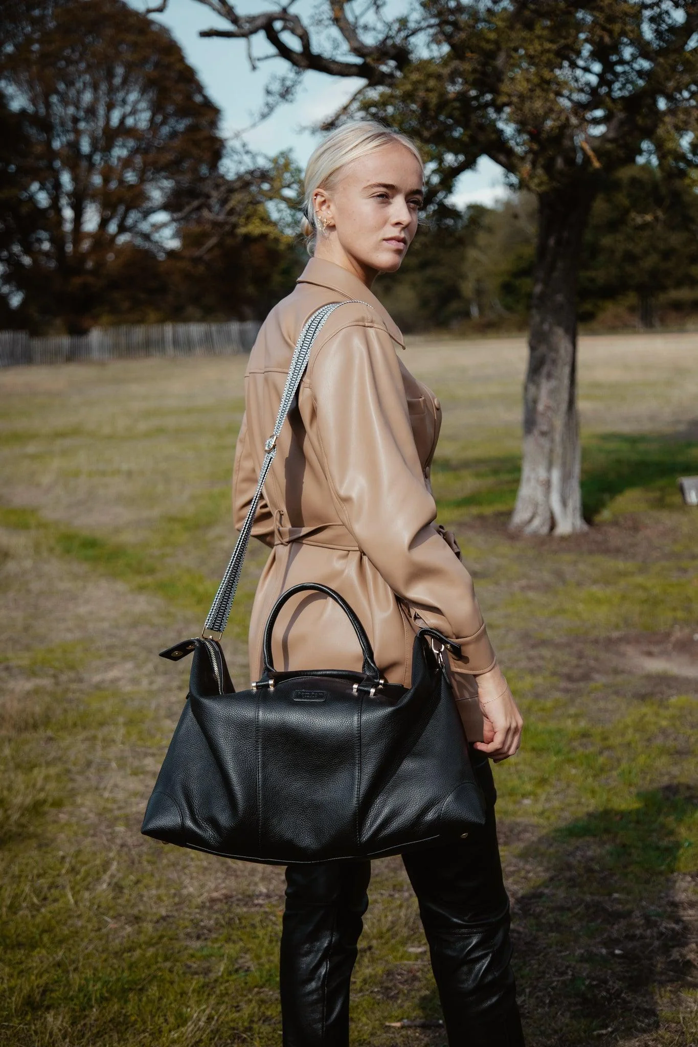 Weekend Bag Black - Image 6
